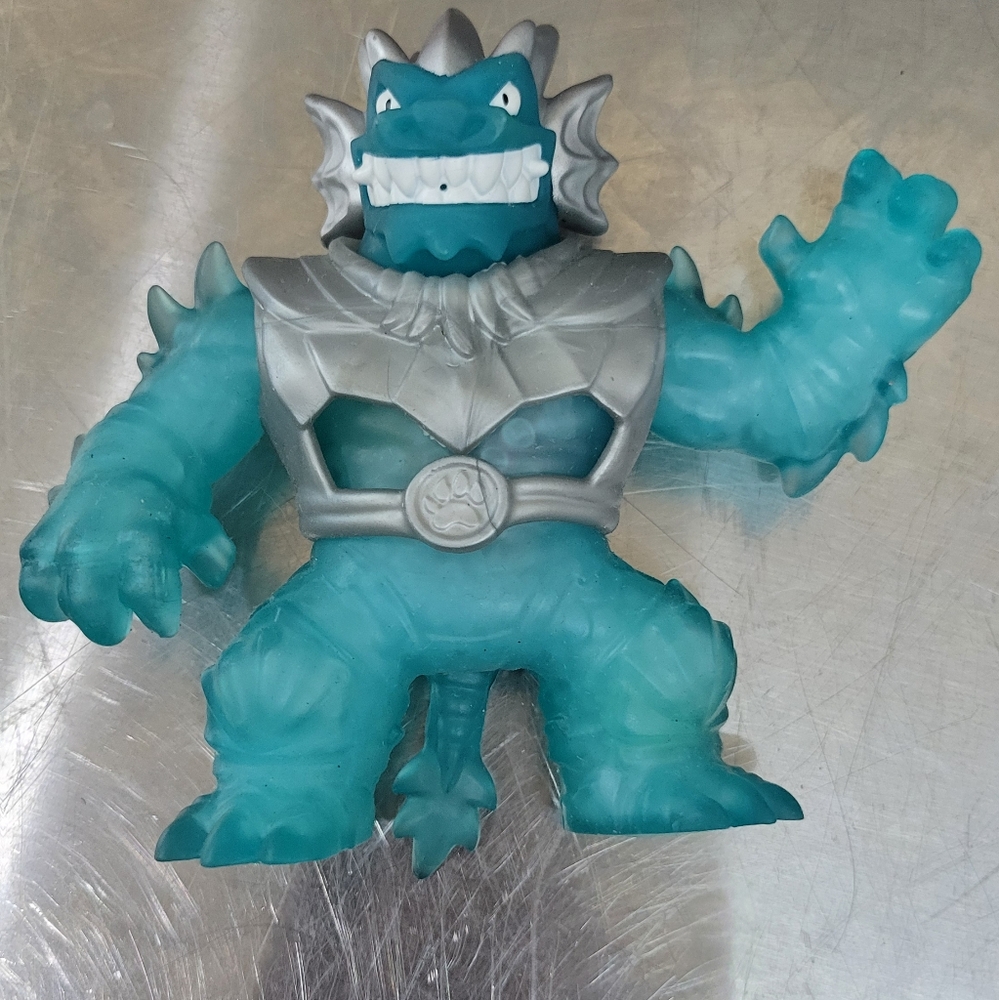 Heroes of Goo Jit Zu- Ice VBlast Blue Blazagon